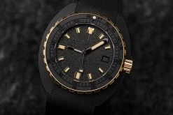 Doxa Watch SUB 300 Beta Sharkhunter Pre-Order -Boutique Fashion Accessories Store 2023 08 DOXA VOG3646 5000x3333px