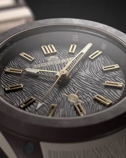 Norqain Watch Wild One 42mm Hakuna Mipaka Limited Edition 14 Norqain Watch Wild One 42mm Hakuna Mipaka Limited Edition -Boutique Fashion Accessories Store NORQAIN WildONE Hakuna Mipaka Brown Website 1000x1250 2