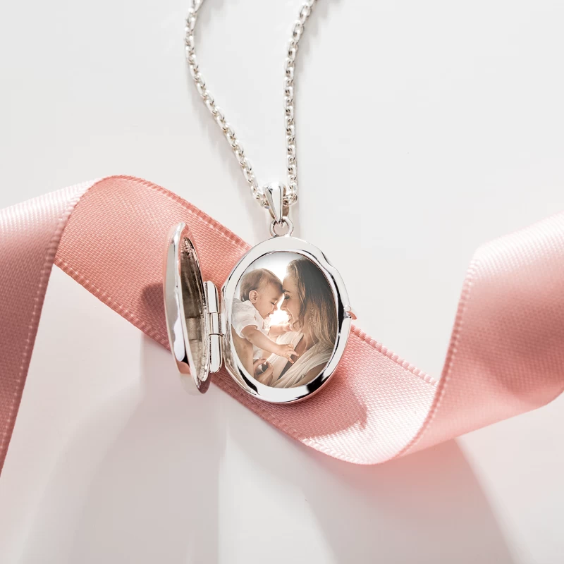 Sterling Silver Oval Keepsake Locket 5 Sterling Silver Oval Keepsake Locket - Image 5
