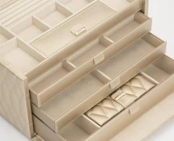 Wolf Jewellery Box Caroline Large Champagne 8 Wolf Jewellery Box Caroline Large Champagne -Boutique Fashion Accessories Store wlf 161 wolf jewellery box caroline large champagne 329646 4 0595f5d2 4df0 45f0 8218 304986f251a5