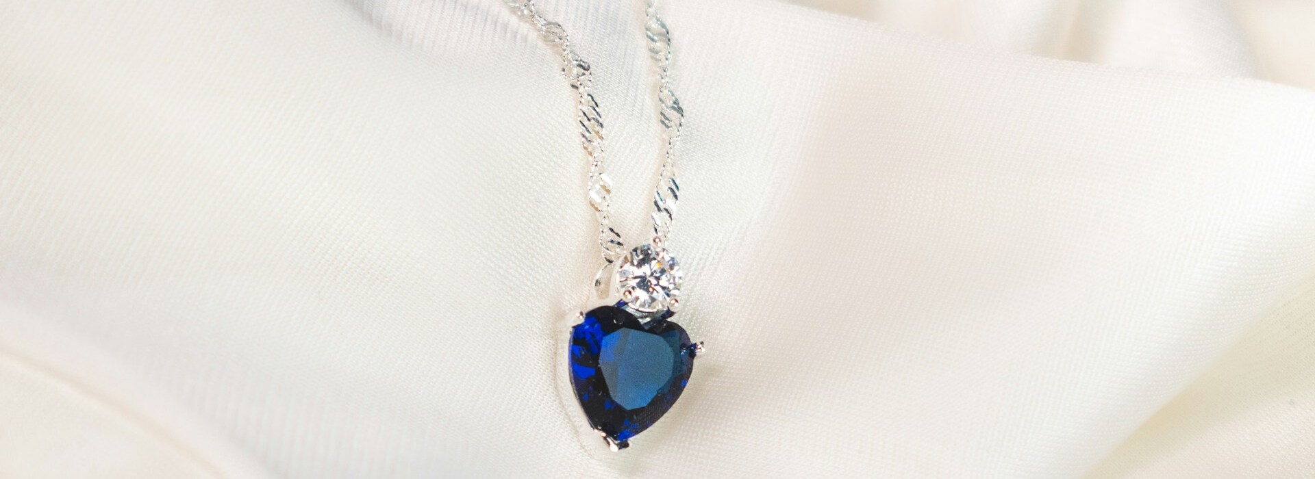 Boutique Fashion Accessories Store -Boutique Fashion Accessories Store patty zavala SniDFooLoow unsplash 1